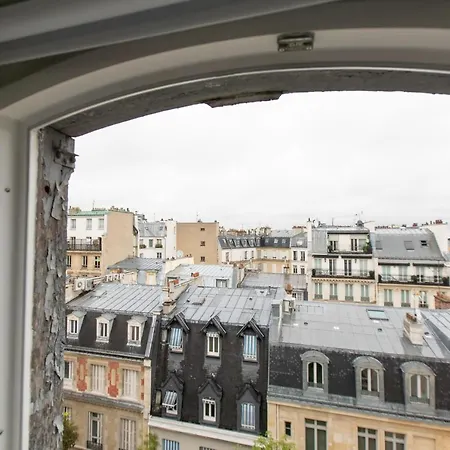 Cosy Studio Next To The Champs Elysees * Paris