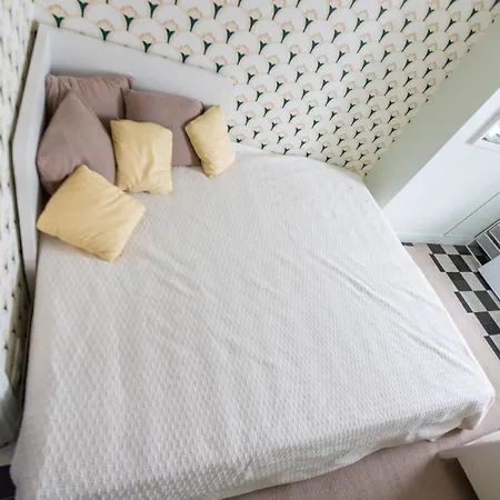 Cosy Studio Next To The Champs Elysees * Paris